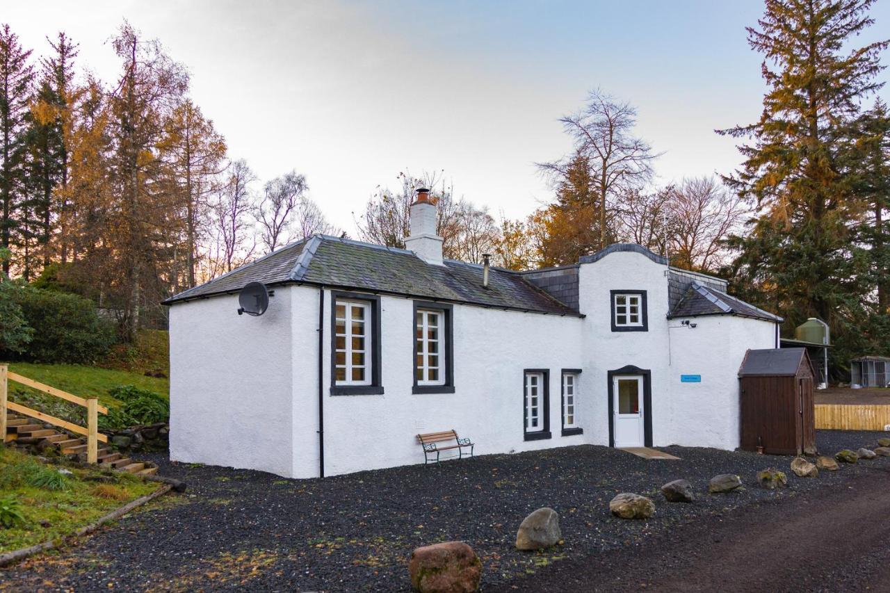 Вілла Dalnaglar Castle Estate Spittal of Glenshee Екстер'єр фото